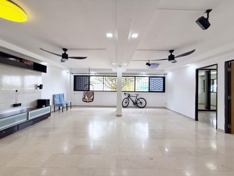787 Yishun Ring Road, 787 Yishun Ring Road, 3 Bedrooms, 1,302 sqft, HDB Flat For Sale, by Nazri Baobed, 500187543 - Living Room - PropertyGuru.com.sg
