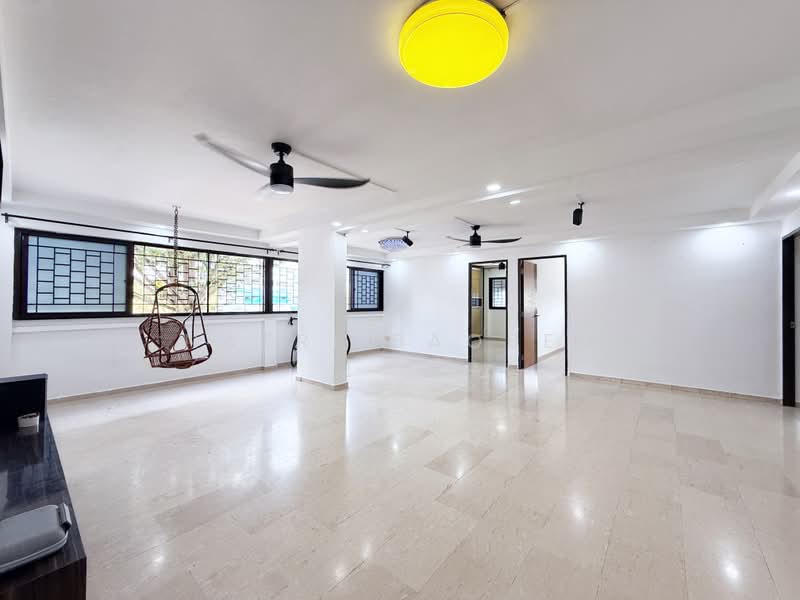 787 Yishun Ring Road, 787 Yishun Ring Road, 3 Bedrooms, 1,302 sqft, HDB Flat For Sale, by Nazri Baobed, 500187543 - Living Room - PropertyGuru.com.sg