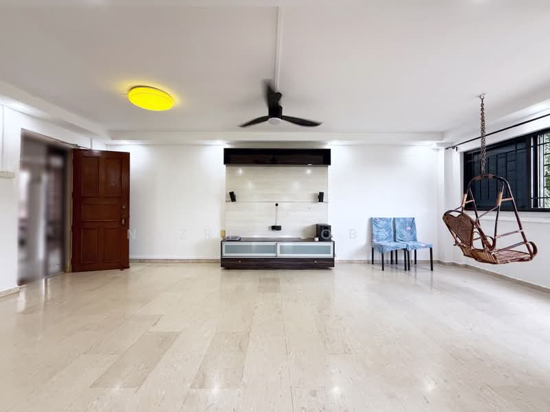787 Yishun Ring Road, 787 Yishun Ring Road, 3 Bedrooms, 1,302 sqft, HDB Flat For Sale, by Nazri Baobed, 500187543 - Living Room - PropertyGuru.com.sg