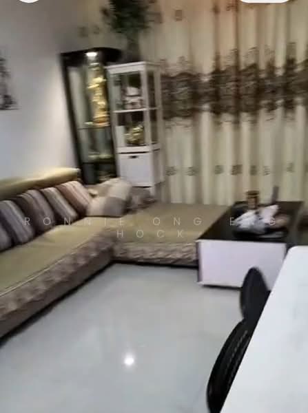 377 Bukit Batok Street 31, 377 Bukit Batok Street 31, Room Rental, 110 sqft, HDB Flat For Rent, by Ronnie Ong Eng Hock, 500187577 - Living Room - PropertyGuru.com.sg
