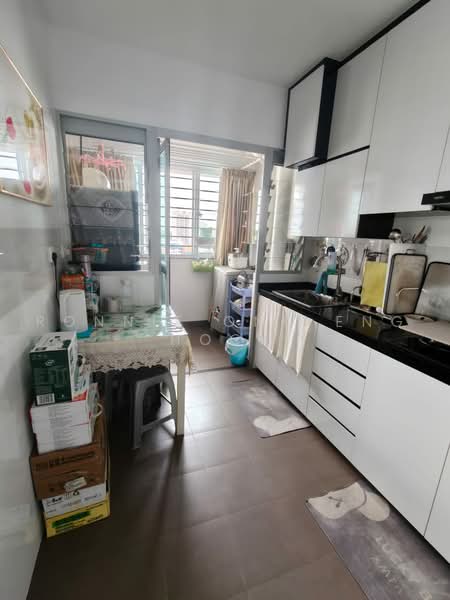 377 Bukit Batok Street 31, 377 Bukit Batok Street 31, Room Rental, 110 sqft, HDB Flat For Rent, by Ronnie Ong Eng Hock, 500187577 - Kitchen - PropertyGuru.com.sg