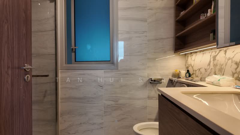 Queens Peak, 1 Dundee Road, 3 Bedrooms, 807 sqft, Condominium For Rent, by Tan Hui Shan, 500187578 - Bathroom - PropertyGuru.com.sg