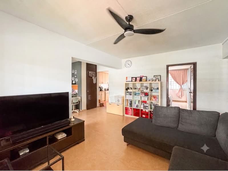 482 Pasir Ris Drive 4, 482 Pasir Ris Drive 4, 3 Bedrooms, 1,109 sqft, HDB Flat For Sale, by Zen Neo, 500187589 - Living Room - PropertyGuru.com.sg