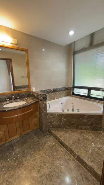 The Sterling, 1003 Bukit Timah Road, 4 Bedrooms, 1,894 sqft, Condominium For Sale, by Lia Tan, 500187590 - Bathroom - PropertyGuru.com.sg
