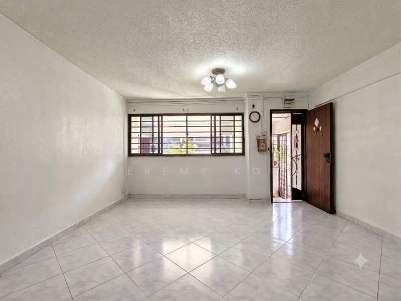 119 Potong Pasir Avenue 1, 119 Potong Pasir Avenue 1, 3 Bedrooms, 1,076 sqft, HDB Flat For Sale, by Jeremy Koh, 500187593 - Living Room - PropertyGuru.com.sg