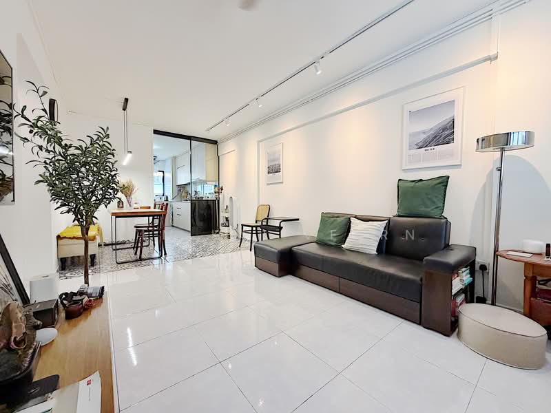 185 Bishan Street 13, 185 Bishan Street 13, 2 Bedrooms, 688 sqft, HDB Flat For Sale, by Lim Kai Vearn, 500187594 - Living Room - PropertyGuru.com.sg
