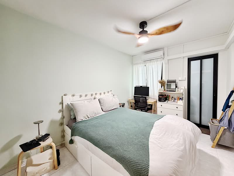 185 Bishan Street 13, 185 Bishan Street 13, 2 Bedrooms, 688 sqft, HDB Flat For Sale, by Lim Kai Vearn, 500187594 - Bedroom - PropertyGuru.com.sg
