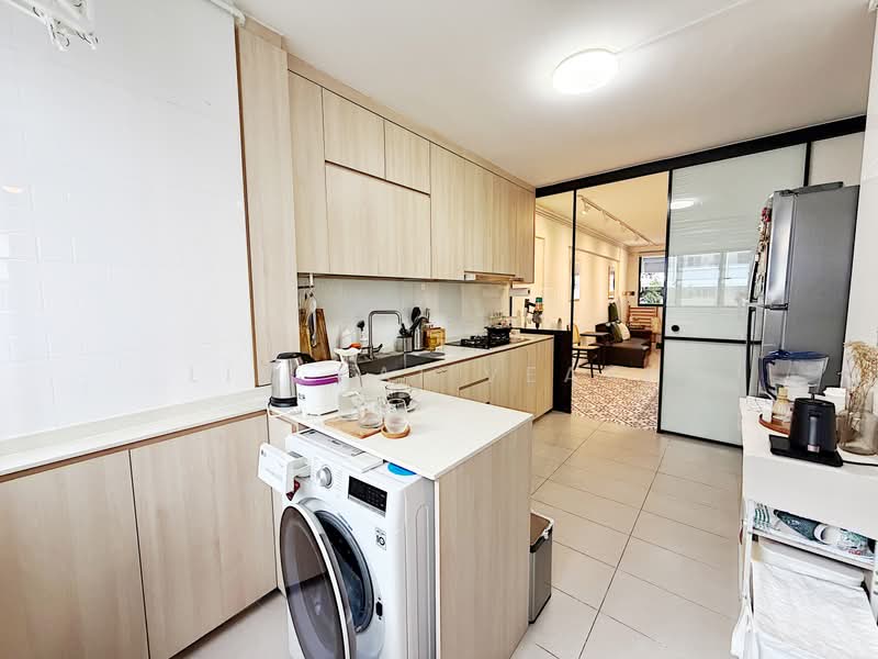 185 Bishan Street 13, 185 Bishan Street 13, 2 Bedrooms, 688 sqft, HDB Flat For Sale, by Lim Kai Vearn, 500187594 - Kitchen - PropertyGuru.com.sg
