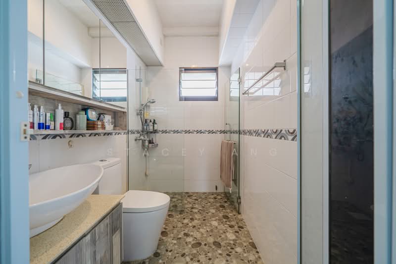 26C Jalan Membina, 26C Jalan Membina, 3 Bedrooms, 969 sqft, HDB Flat For Sale, by Stacey Ang, 500187614 - Master Bath - PropertyGuru.com.sg