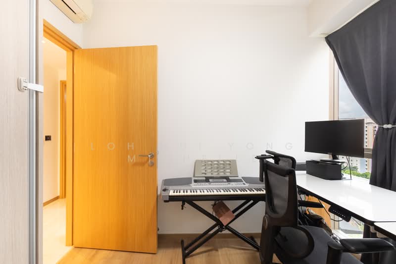 The Vales, 79 Anchorvale Crescent, 3 Bedrooms, 915 sqft, Condominium For Sale, by Loh Hui Yong Michelle, 500187616 - Third bedroom - PropertyGuru.com.sg