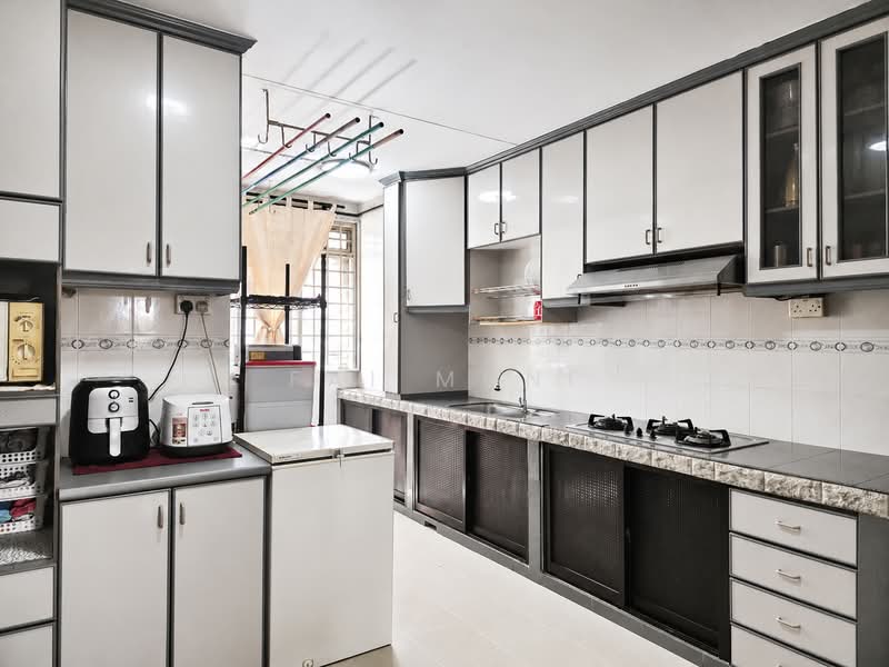 213 Choa Chu Kang Central, 213 Choa Chu Kang Central, 3 Bedrooms, 1,119 sqft, HDB Flat For Sale, by Fai Muni, 500187620 - Kitchen - PropertyGuru.com.sg