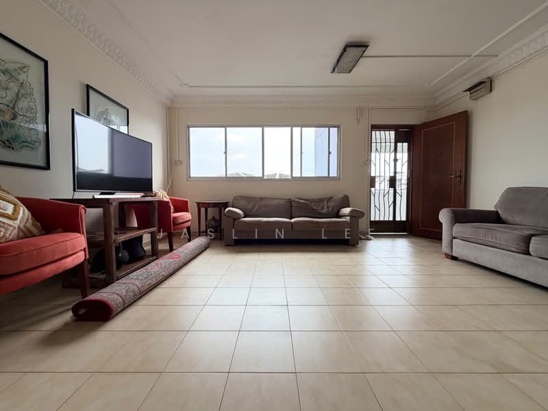 925 Jurong West Street 92, 925 Jurong West Street 92, 3 Bedrooms, 1,109 sqft, HDB Flat For Sale, by Jaslin Lee, 500187622 - Living Room - PropertyGuru.com.sg