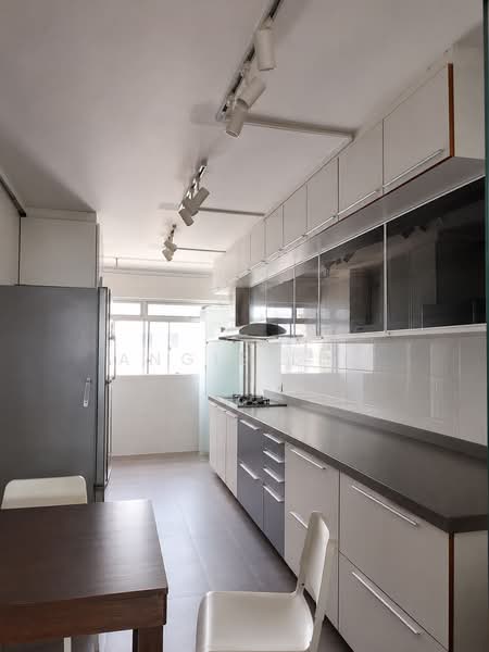 275 Yishun Street 22, 275 Yishun Street 22, 3 Bedrooms, 904 sqft, HDB Flat For Rent, by Angie Lim, 500187649 - Kitchen - PropertyGuru.com.sg