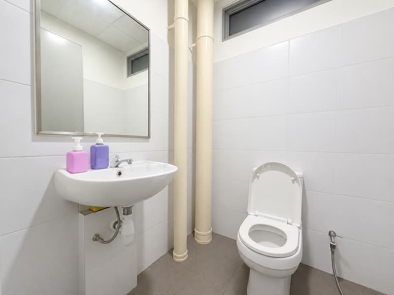 Mega@Woodlands, 39 Woodlands Close, 1,916 sqft, Light Industrial (B1) For Sale, by Kleeve Lim, 500187653 - Bathroom - CommercialGuru.com.sg