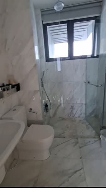 VIVA, 2 Suffolk Walk, 3 Bedrooms, 1,323 sqft, Condominium For Rent, by Silvia The, 500187656 - Bathroom - PropertyGuru.com.sg