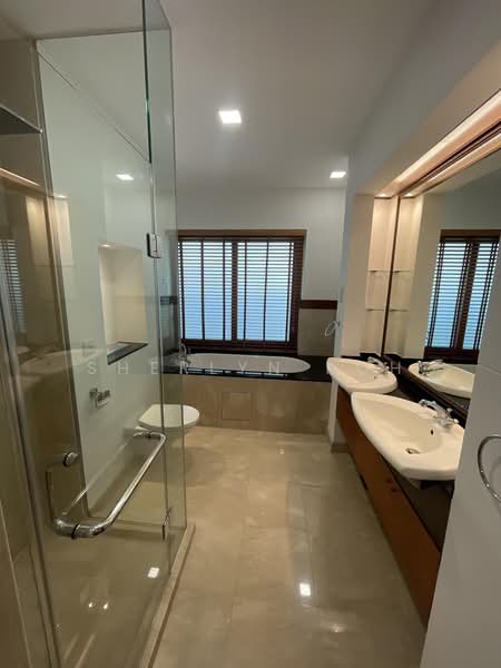 Tropical Town House, Barker Road, 5 Bedrooms, 2,800 sqft, Town House For Rent, by Sherlyn Koh, 500187660 - Bathroom - PropertyGuru.com.sg
