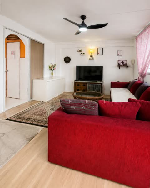 331 Bukit Batok Street 33, 331 Bukit Batok Street 33, 3 Bedrooms, 904 sqft, HDB Flat For Sale, by Shohiful Anwar, 500187667 - Living Room - PropertyGuru.com.sg