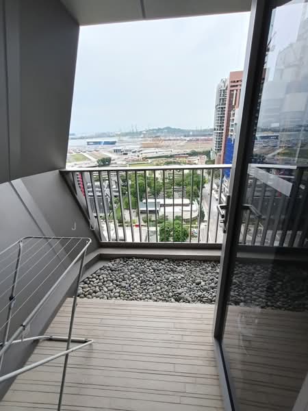 V on Shenton, 5 Shenton Way, 1 Bedroom, 780 sqft, Condominium For Sale, by Justus Aw, 500187669 - Balcony - PropertyGuru.com.sg