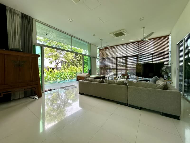 Wareham Road, , 6 Bedrooms, 8,465 sqft, Detached House For Sale, by Eugene Fung, 500187681 - Living Room - PropertyGuru.com.sg