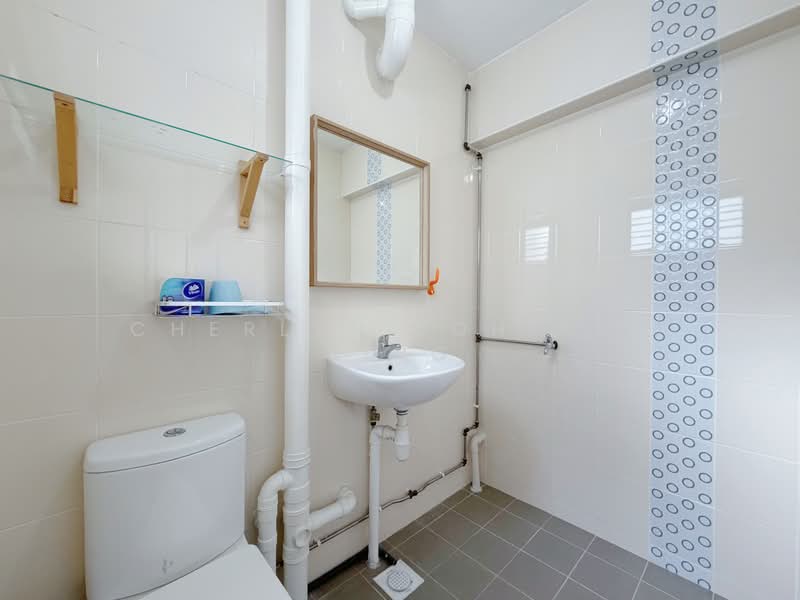 855 Woodlands Street 83, 855 Woodlands Street 83, 3 Bedrooms, 1,119 sqft, HDB Flat For Rent, by Cherlyn Loh Xue Ting, 500187688 - Bathroom - PropertyGuru.com.sg