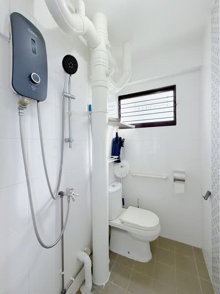 855 Woodlands Street 83, 855 Woodlands Street 83, 3 Bedrooms, 1,119 sqft, HDB Flat For Rent, by Cherlyn Loh Xue Ting, 500187688 - Bathroom - PropertyGuru.com.sg