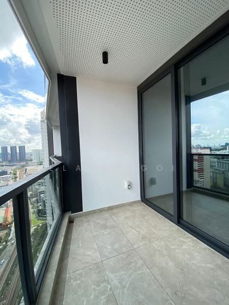 Artra, 10 Alexandra View, 2 Bedrooms, 829 sqft, Condominium For Rent, by Elaine Goi, 500187691 - Balcony - PropertyGuru.com.sg