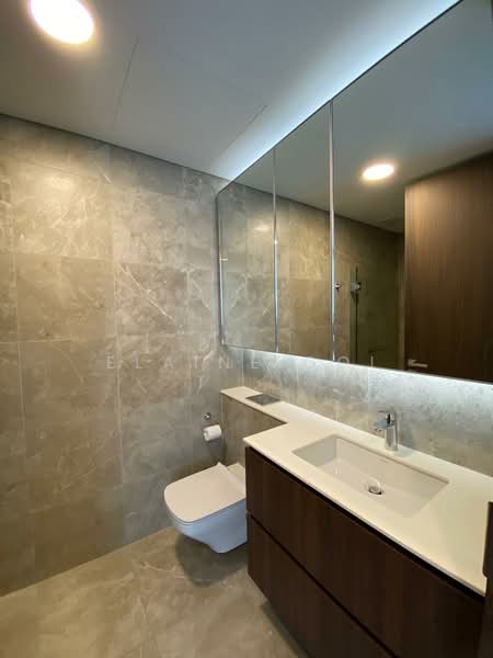Artra, 10 Alexandra View, 2 Bedrooms, 829 sqft, Condominium For Rent, by Elaine Goi, 500187691 - Bathroom - PropertyGuru.com.sg