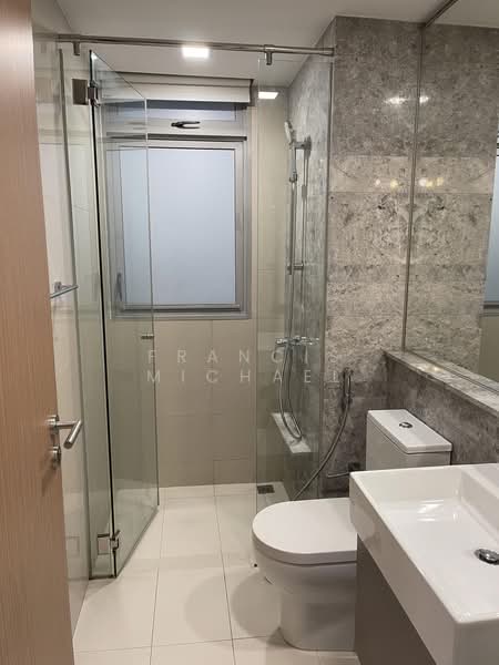 Q Bay Residences, 5 Tampines Street 86, 3 Bedrooms, 1,119 sqft, Condominium For Sale, by Francis Michael, 500187693 - Bathroom - PropertyGuru.com.sg