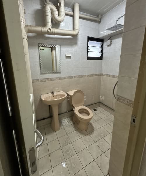 299A Compassvale Street, 299A Compassvale Street, 3 Bedrooms, 1,001 sqft, HDB Flat For Sale, by Hugo Sim, 500187714 - Bathroom - PropertyGuru.com.sg