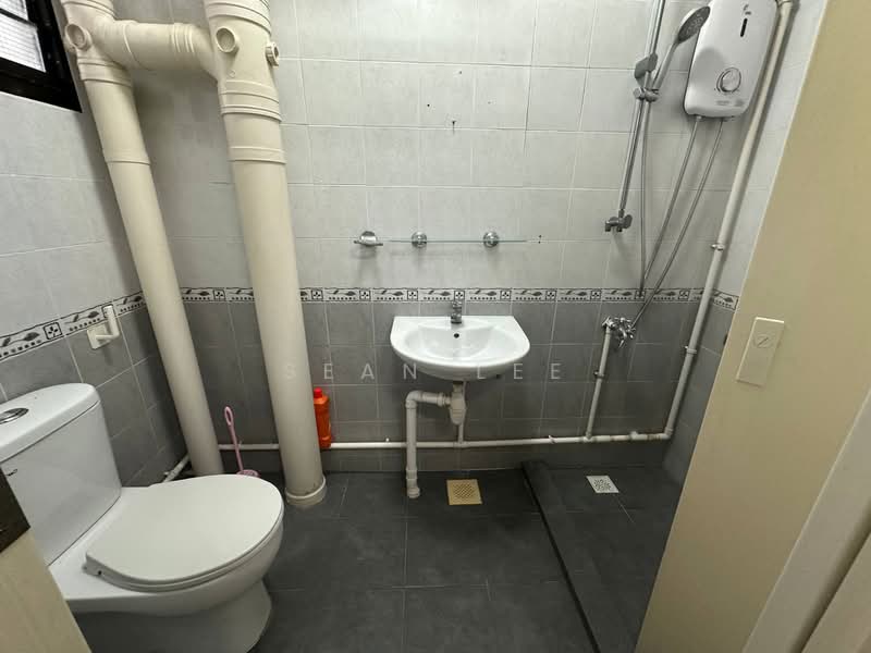 686D Choa Chu Kang Crescent, 686D Choa Chu Kang Crescent, 3 Bedrooms, 1,184 sqft, HDB Flat For Sale, by Sean Lee, 500187716 - Bathroom - PropertyGuru.com.sg