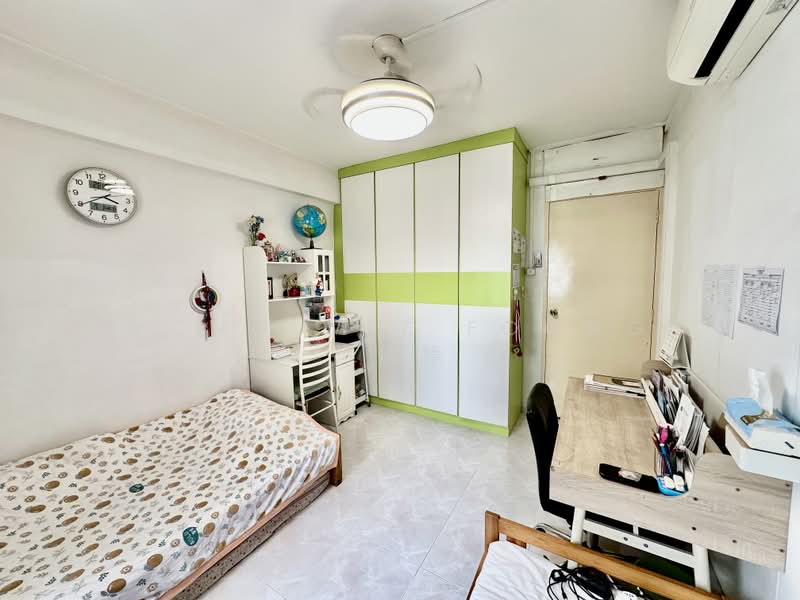 365 Woodlands Avenue 5, 365 Woodlands Avenue 5, 4 Bedrooms, 1,130 sqft, HDB Flat For Sale, by Yong Wee Foong 杨伟锋, 500187725 - Bedroom - PropertyGuru.com.sg