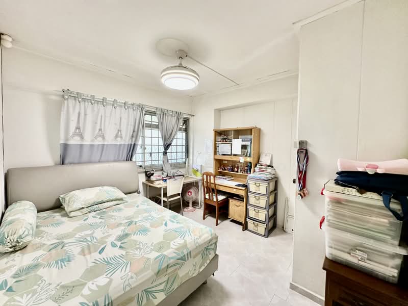 365 Woodlands Avenue 5, 365 Woodlands Avenue 5, 4 Bedrooms, 1,130 sqft, HDB Flat For Sale, by Yong Wee Foong 杨伟锋, 500187725 - Bedroom - PropertyGuru.com.sg