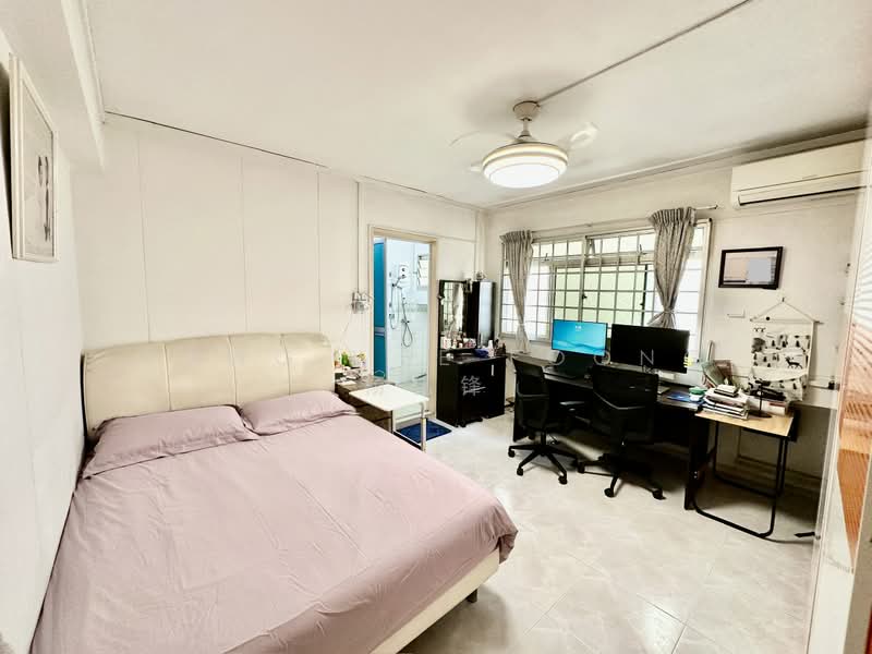 365 Woodlands Avenue 5, 365 Woodlands Avenue 5, 4 Bedrooms, 1,130 sqft, HDB Flat For Sale, by Yong Wee Foong 杨伟锋, 500187725 - Bedroom - PropertyGuru.com.sg