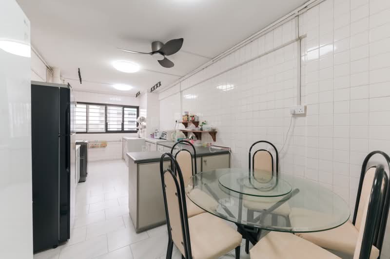 306 Clementi Avenue 4, 306 Clementi Avenue 4, 3 Bedrooms, 990 sqft, HDB Flat For Sale, by Karen Chua, 500187751 - Kitchen - PropertyGuru.com.sg