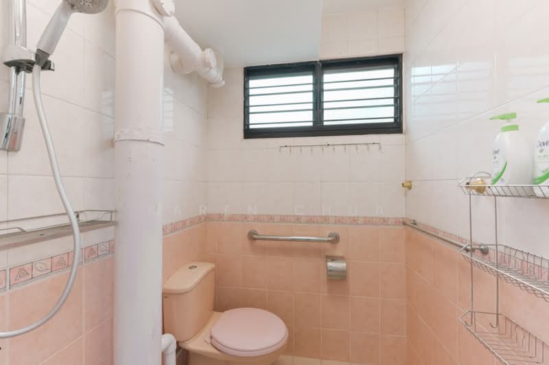 306 Clementi Avenue 4, 306 Clementi Avenue 4, 3 Bedrooms, 990 sqft, HDB Flat For Sale, by Karen Chua, 500187751 - Bathroom - PropertyGuru.com.sg