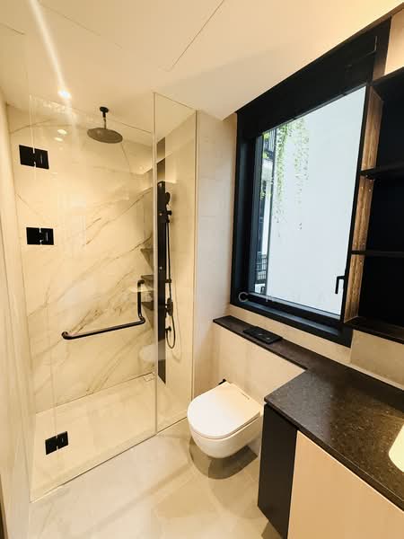 Jervois Mansion, 14 Jervois Close, 4 Bedrooms, 1,303 sqft, Condominium For Rent, by Gareth Chua, 500187756 - Master Bathroom - PropertyGuru.com.sg
