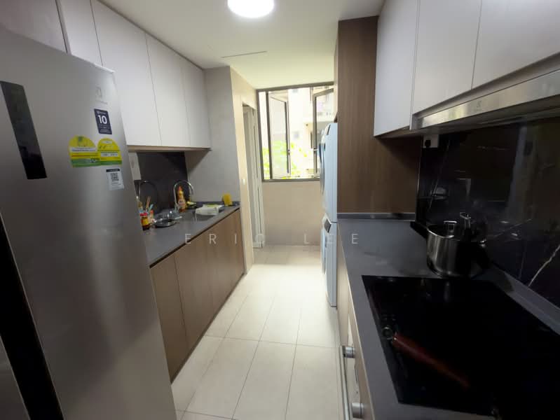 The Watergardens at Canberra, 37 Canberra Drive, 4 Bedrooms, 1,302 sqft, Condominium For Sale, by Eric Lee, 500187762 - Kitchen - PropertyGuru.com.sg