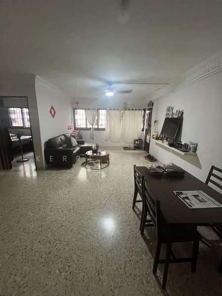 315 Jurong East Street 32, 315 Jurong East Street 32, Room Rental, 120 sqft, HDB Flat For Rent, by Kerri Koh Li Ping, 500187764 - Living Room - PropertyGuru.com.sg