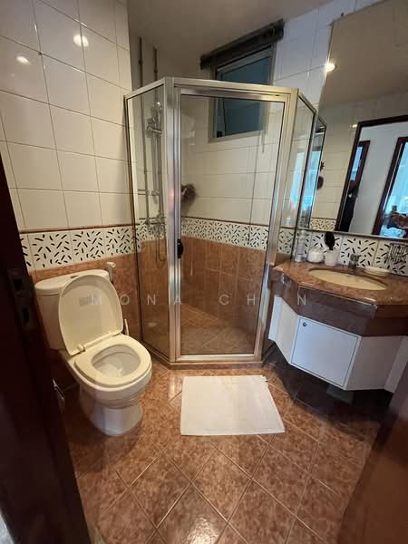 Sunshine Plaza, 10 Prinsep Link, 3 Bedrooms, 1,130 sqft, Apartment For Sale, by Mona Chen, 500187766 - Common Bathroom - PropertyGuru.com.sg