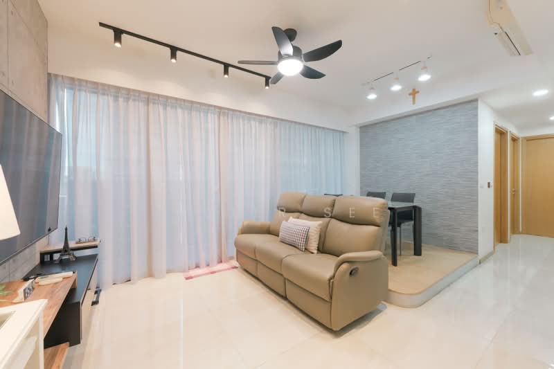 The Vales, 81 Anchorvale Crescent, 3 Bedrooms, 904 sqft, Condominium For Sale, by Lester See, 500187778 - Living Room - PropertyGuru.com.sg