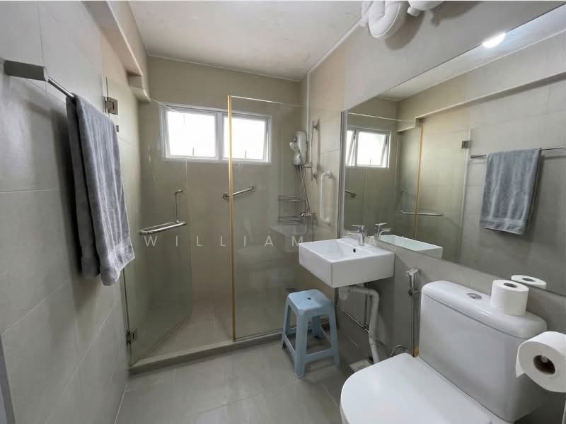 419 Choa Chu Kang Avenue 4, 419 Choa Chu Kang Avenue 4, 4 Bedrooms, 1,539 sqft, HDB Flat For Sale, by William Tan, 500187787 - Bathroom - PropertyGuru.com.sg