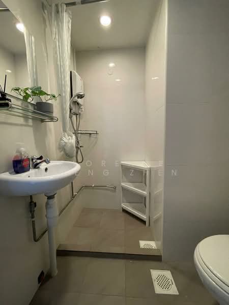 International Plaza, 10 Anson Road, Room Rental, 150 sqft, Apartment For Rent, by Florence Zheng Zhen, 500187795 - Bathroom - PropertyGuru.com.sg
