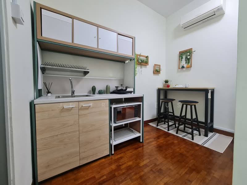 D'Manor, 171 Tanah Merah Kechil Avenue, 6 Bedrooms, 2,724 sqft, Cluster House For Sale, by Jeffrey Zeus, 500187804 - Kitchen - PropertyGuru.com.sg