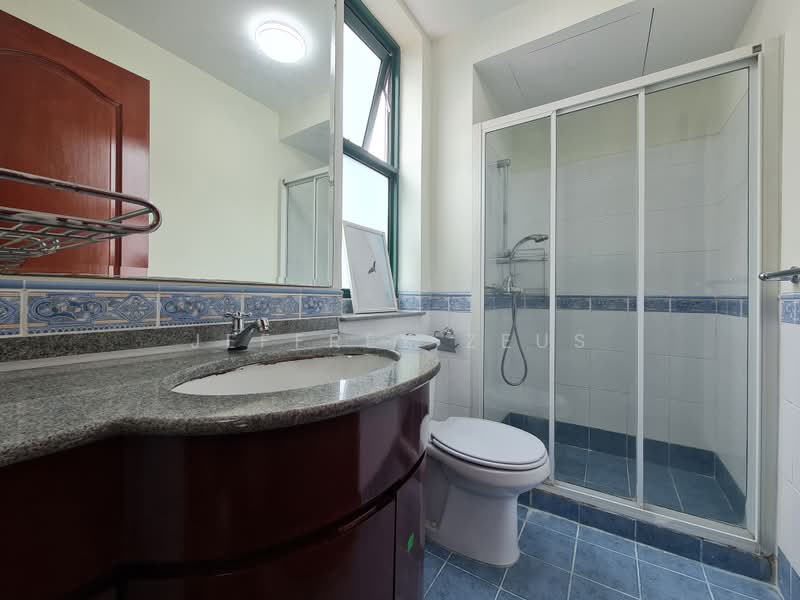 D'Manor, 171 Tanah Merah Kechil Avenue, 6 Bedrooms, 2,724 sqft, Cluster House For Sale, by Jeffrey Zeus, 500187804 - Bathroom - PropertyGuru.com.sg