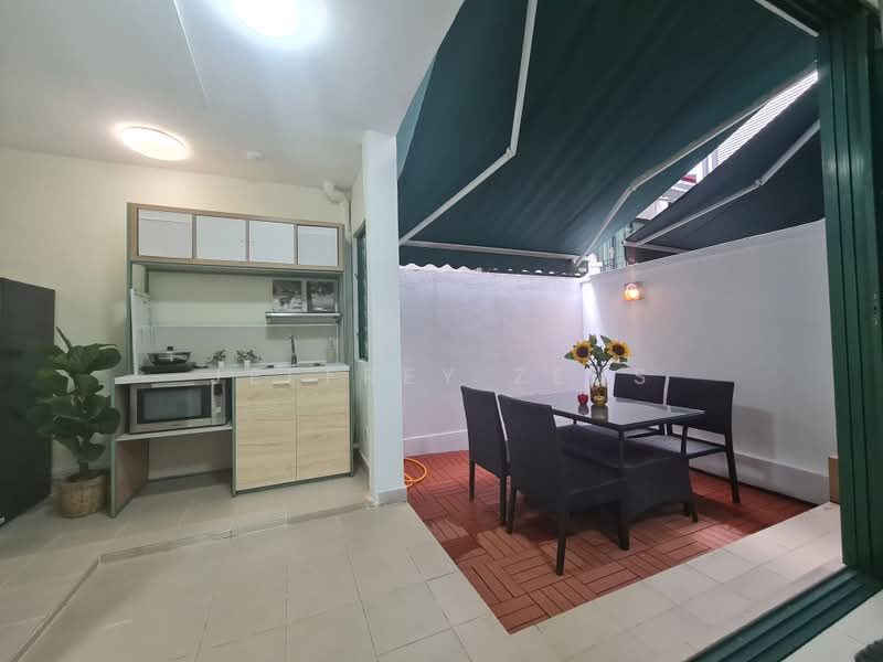 D'Manor, 171 Tanah Merah Kechil Avenue, 6 Bedrooms, 2,724 sqft, Cluster House For Sale, by Jeffrey Zeus, 500187804 - Kitchen - PropertyGuru.com.sg