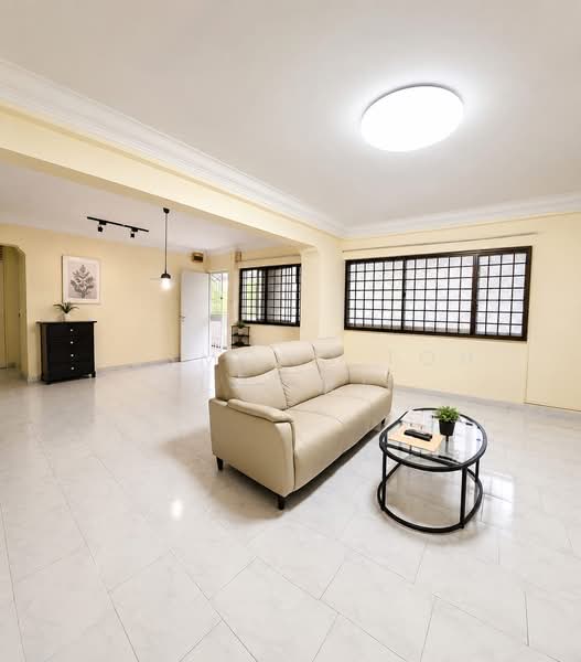 353 Choa Chu Kang Central, 353 Choa Chu Kang Central, 3 Bedrooms, 1,162 sqft, HDB Flat For Sale, by Desmond Toh (卓文财), 500187811 - Living Room - PropertyGuru.com.sg