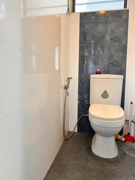 2 Saint George's Road, 2 Saint George's Road, 2 Bedrooms, 635 sqft, HDB Flat For Sale, by Clarence Chiong, 500187845 - Bathroom - PropertyGuru.com.sg