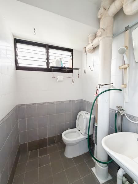 119 Bedok North Road, 119 Bedok North Road, 3 Bedrooms, 990 sqft, HDB Flat For Sale, by Natalie Lim, 500187851 - Bathroom - PropertyGuru.com.sg