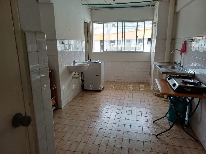 684 Hougang Avenue 8, 684 Hougang Avenue 8, 2 Bedrooms, 689 sqft, HDB Flat For Rent, by Zane Soo 苏昱能, 500187852 - Kitchen - PropertyGuru.com.sg