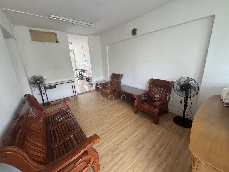 684 Hougang Avenue 8, 684 Hougang Avenue 8, Hougang / Punggol / Sengkang, 2 Bedrooms, 689 sqft, HDB Flat For Rent, by Zane Soo 苏昱能, 500187852 - Living Room - PropertyGuru.com.sg